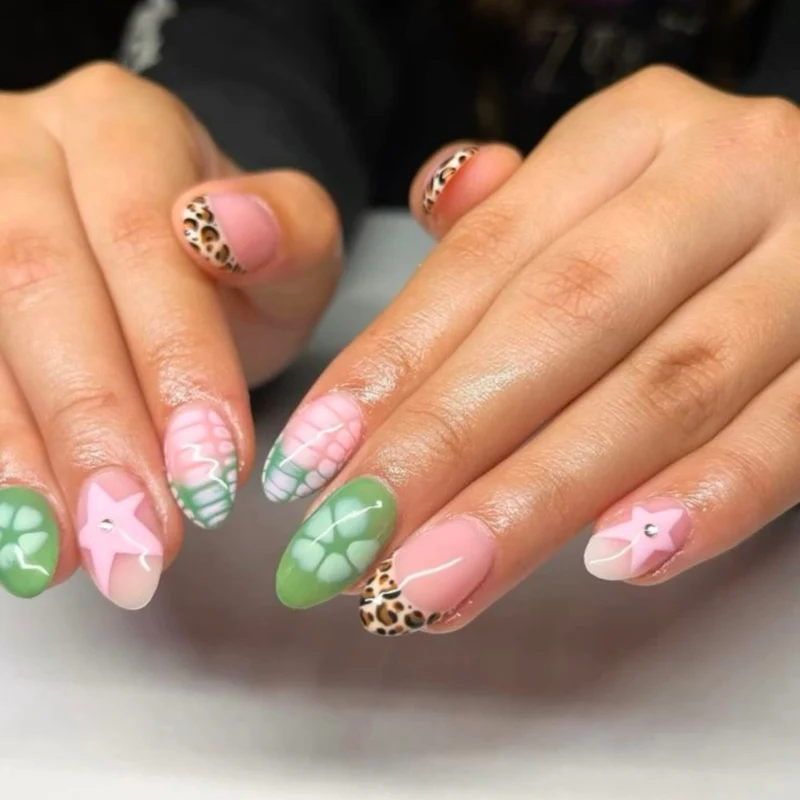 Künstlerische Nagelverbesserungen