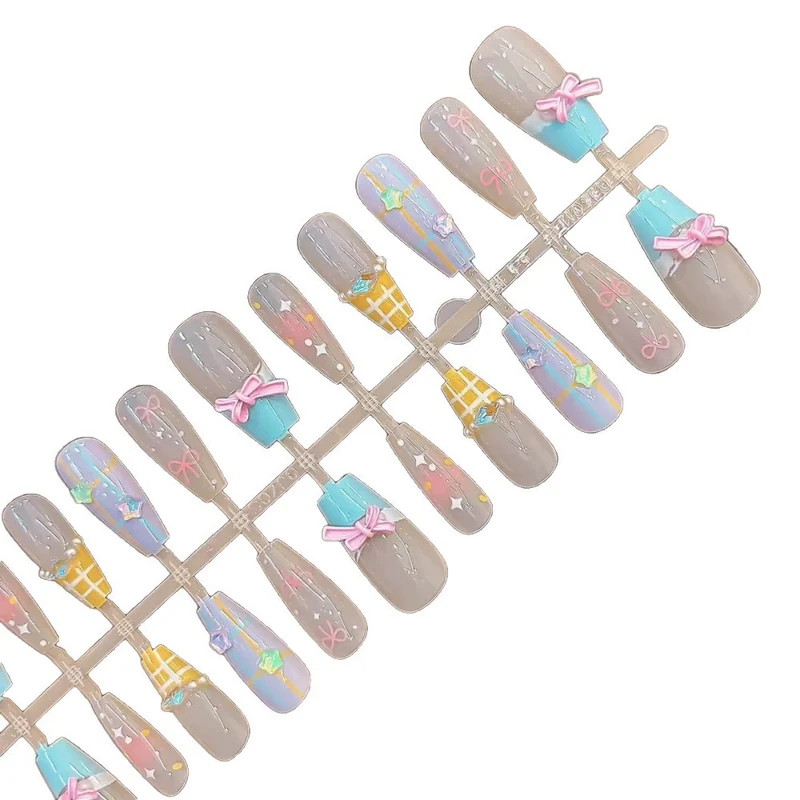 Künstlerische Nagelverlängerungen