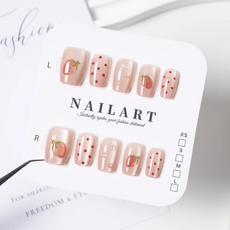Künstlerische Nagelkunst