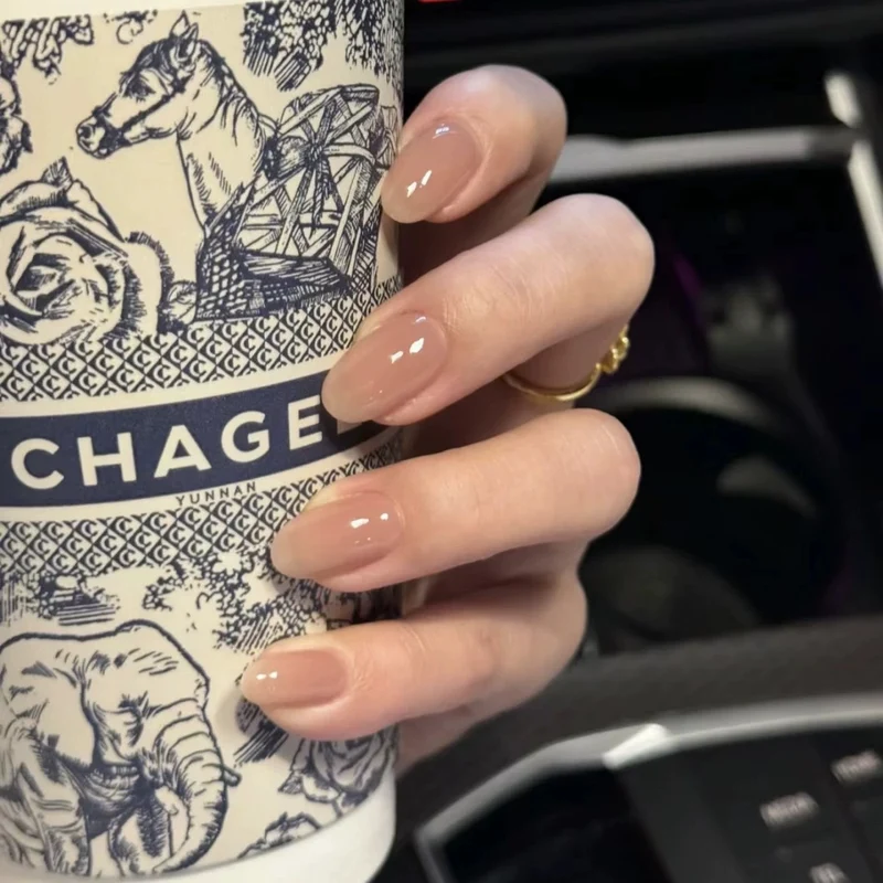 Künstlerische Nagelkunst