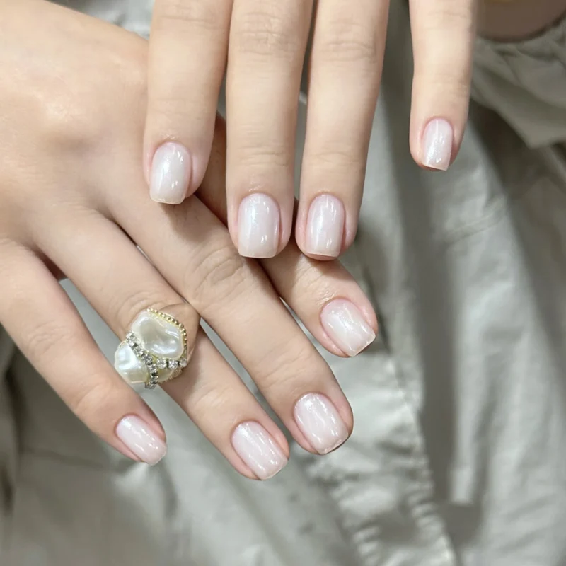 Künstlerische Nagelkunst