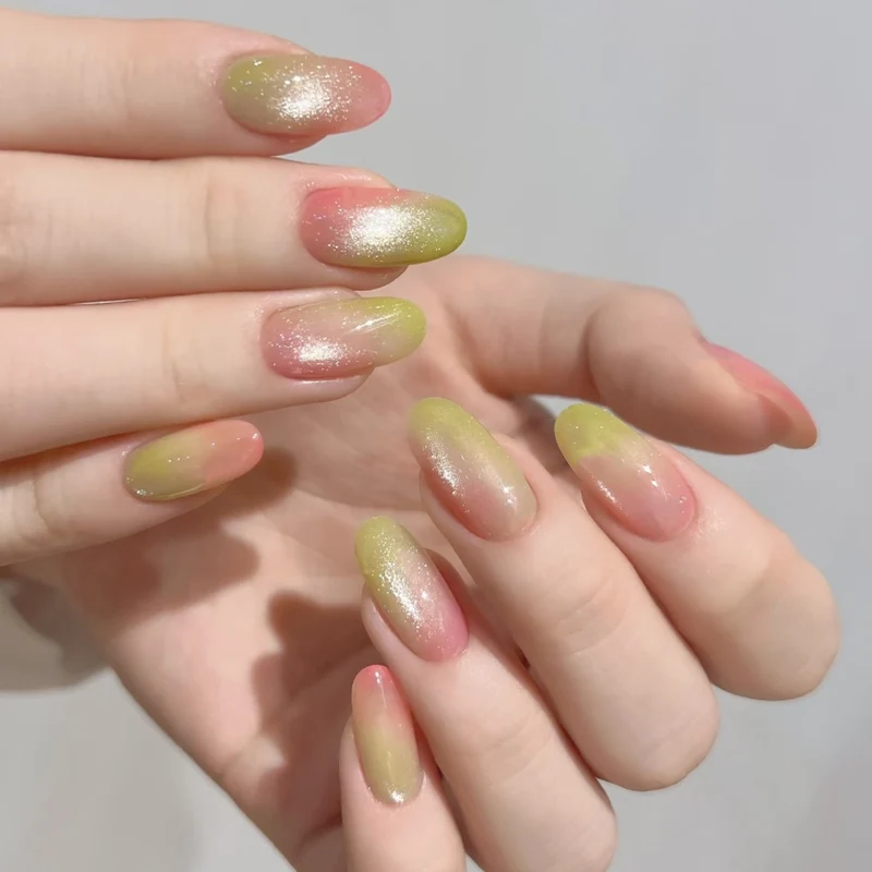 Künstlerische Nagelkunst