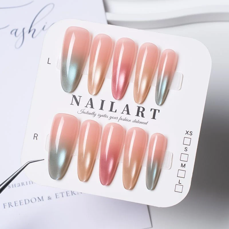 Künstlerische Nagelkunst