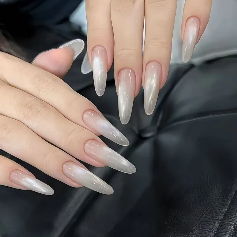 Künstlerische Nagelzubehör