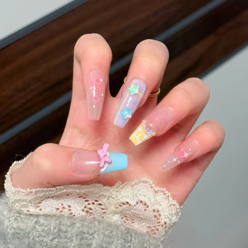 Künstlerische Nagelzubehör