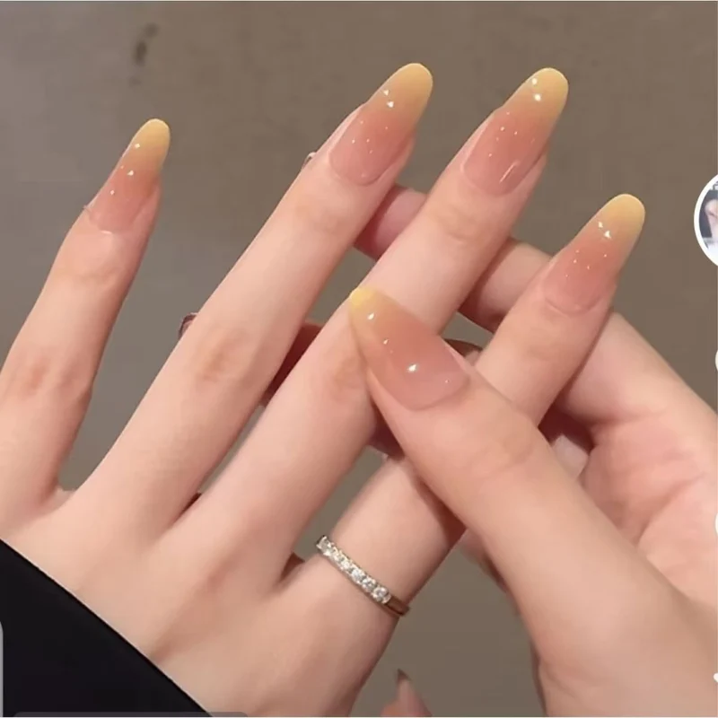 Künstlerische Nagelzubehör