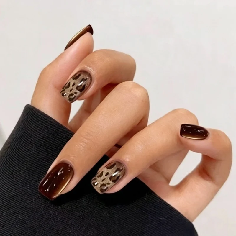 Künstlerische Leopardenmuster Nagelverstärkungen