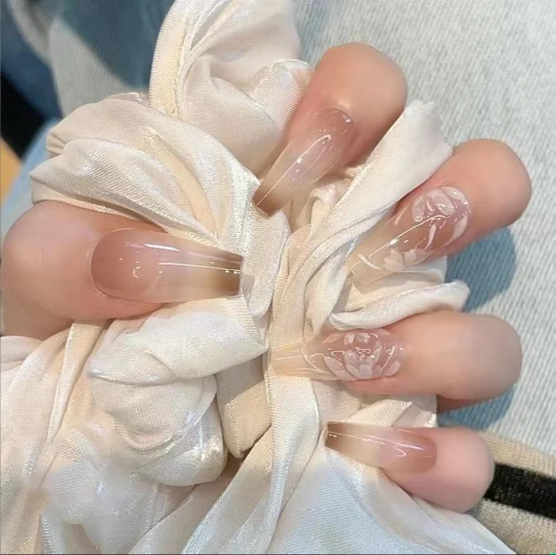 Künstlerisch Herz-verzierte Stiletto Nägel