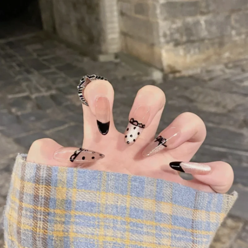 Künstlerisch Glitzernde Stiletto-Nagelverzierungen