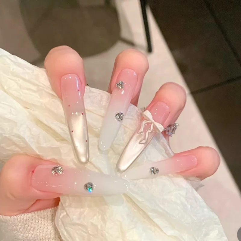 Künstlerische Blumendruck-Nägel