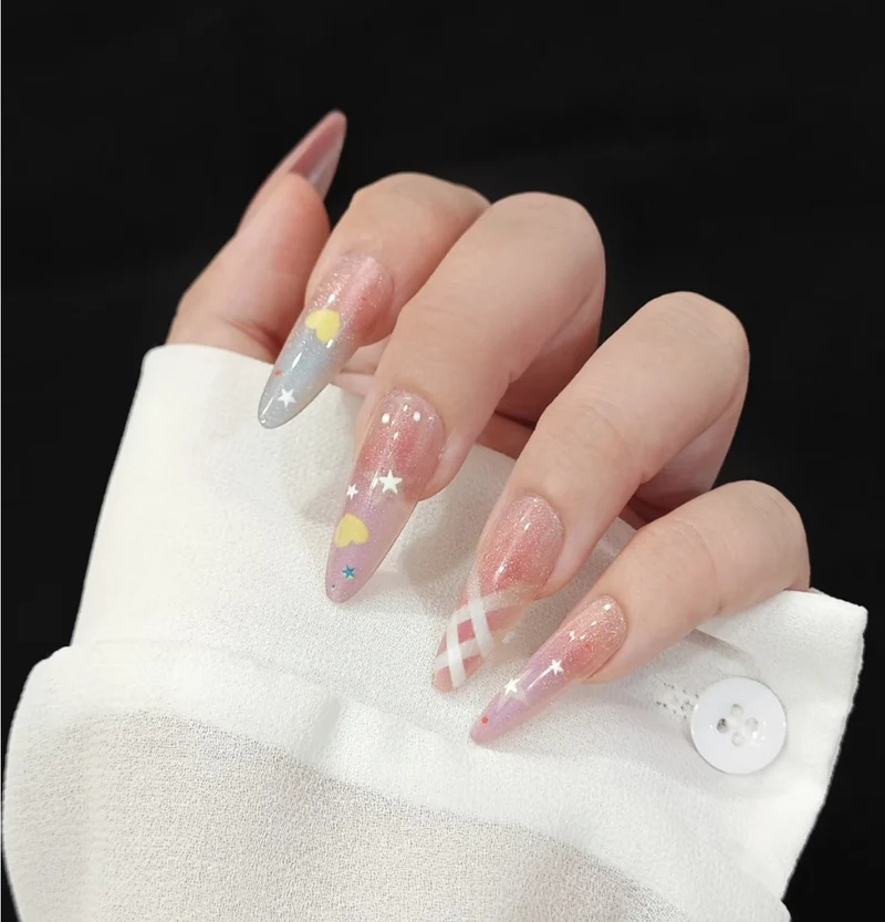 Künstlerisches Floral Press-On Nagel Set