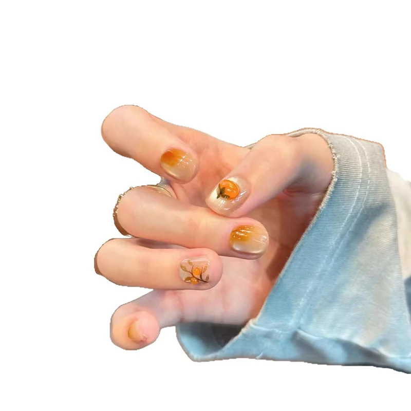 Künstlerische florale Nagelverlängerungen