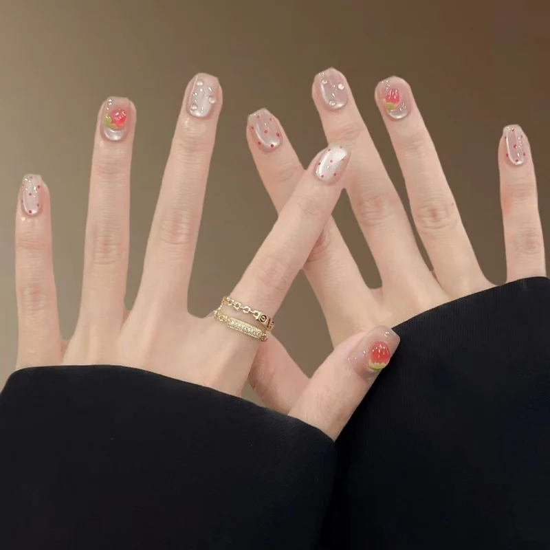 Künstlerische florale Nagelverlängerungen