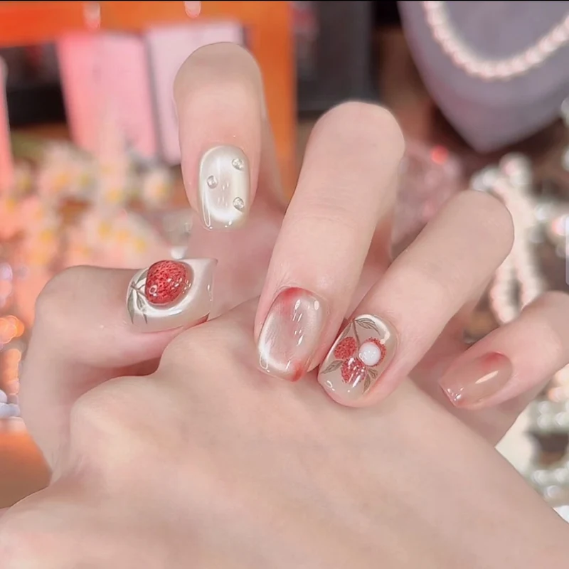 Künstlerische Blumennagelverlängerungen