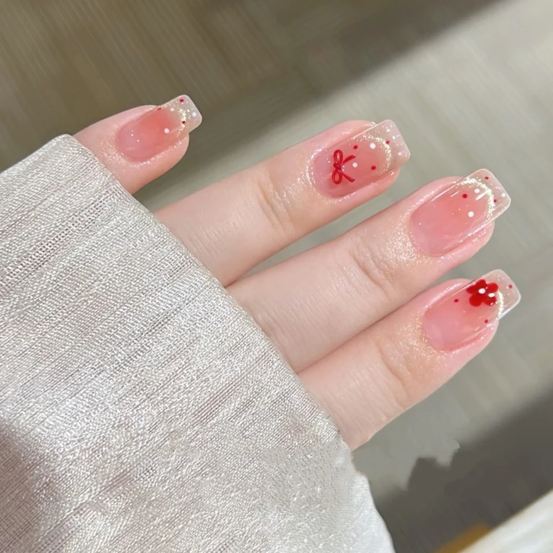 Künstlerische florale Nageldesign Verbesserungen