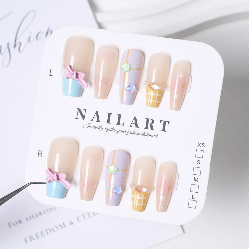 Künstlerische florale Design Press-On Nagel Verbesserungen