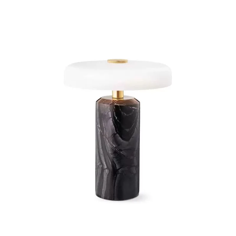 Dekorative Tischlampe