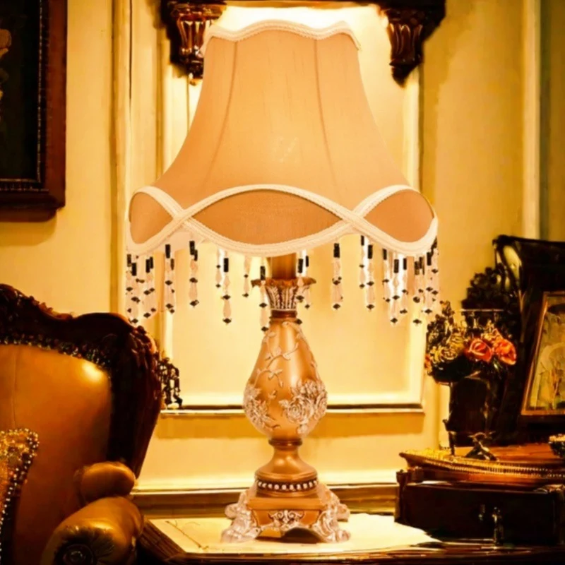 Vintage florale Tischlampe