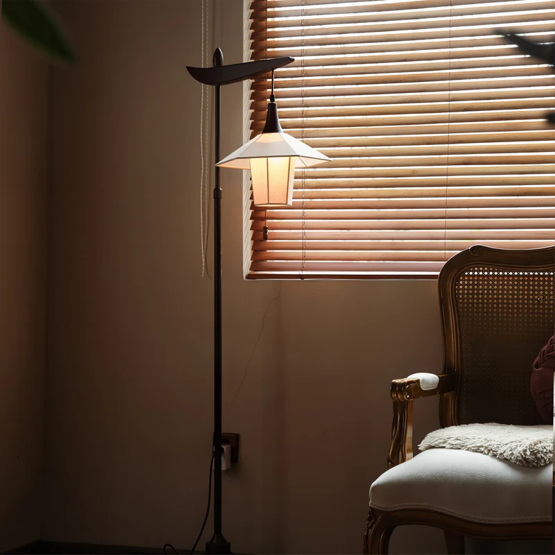 Vintage-inspirierte Stehlampe