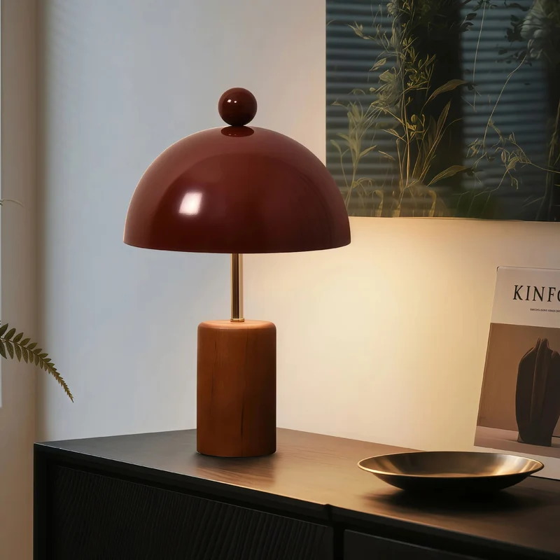 Skulpturale Tischlampe mit Holzfuß