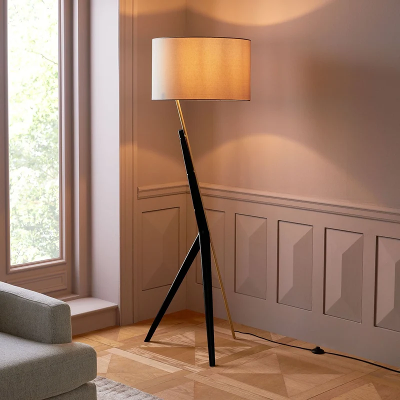 Moderne Stativ-Stehlampe