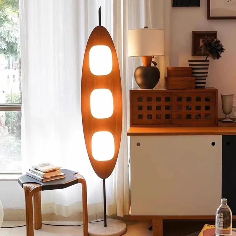 Moderne skulpturale Stehlampe