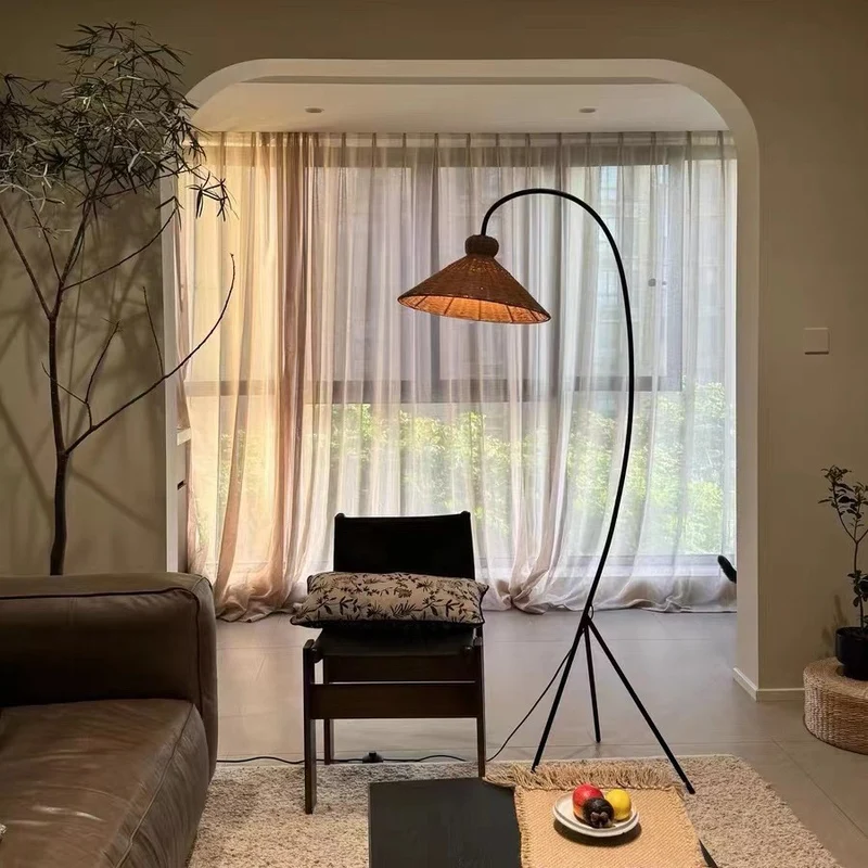 Moderne gebogene Stehlampe