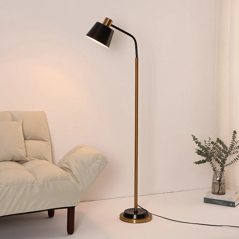 Moderne verstellbare Stehlampe