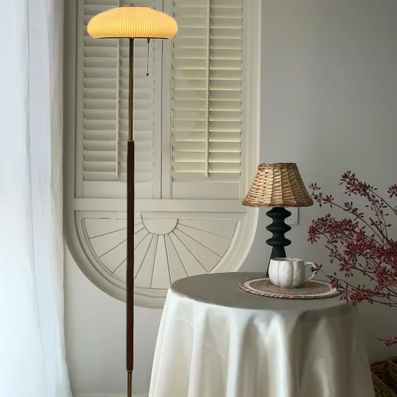 Minimalistische Stehfußlampe