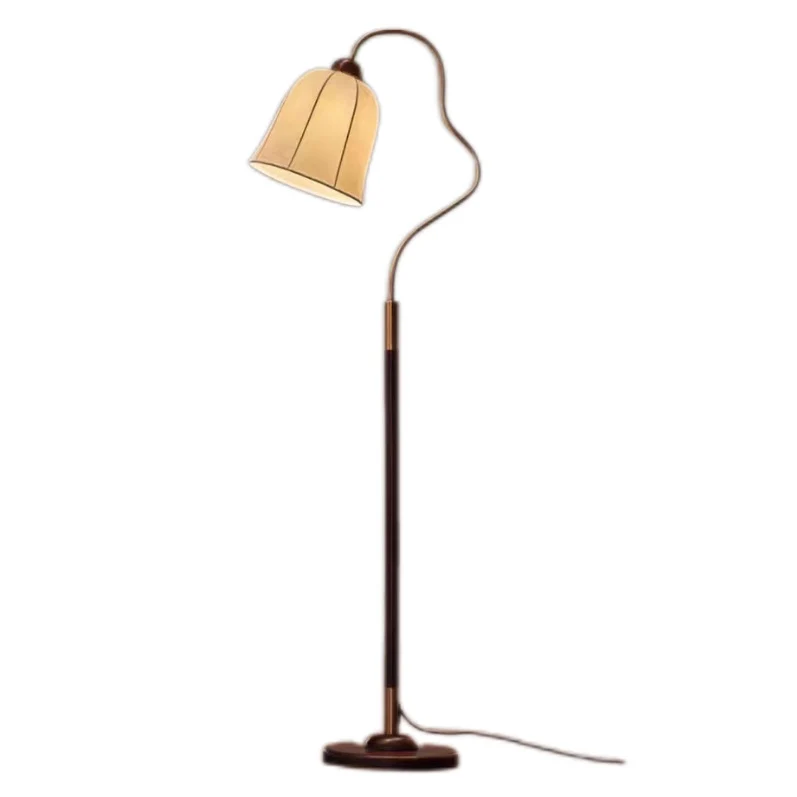 Bodenlampe mit geschwungenem Design