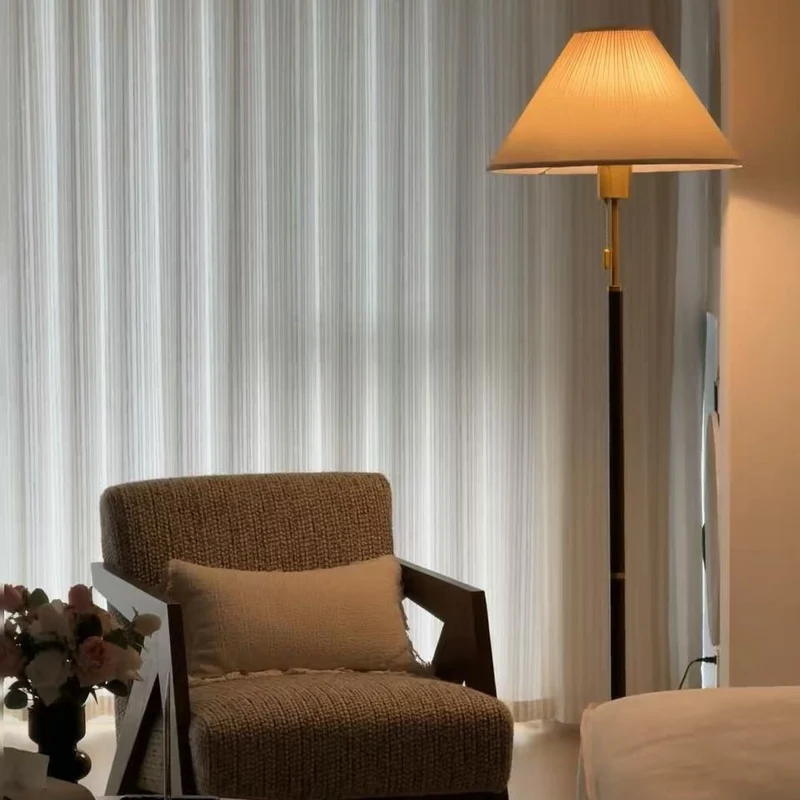 Elegante Stehfußlampe
