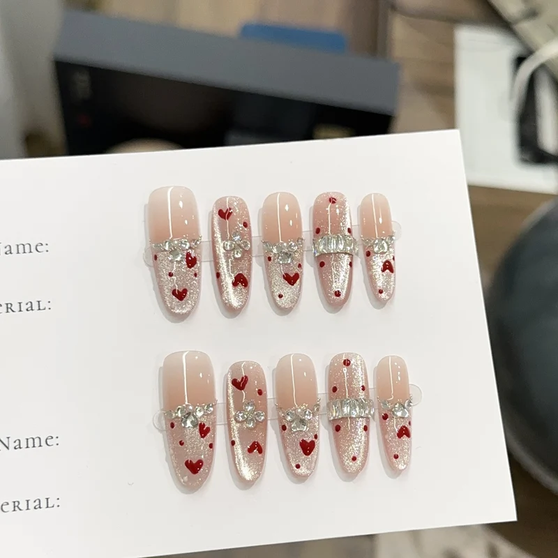 Herz-beschmücktes Press-On Nagelset