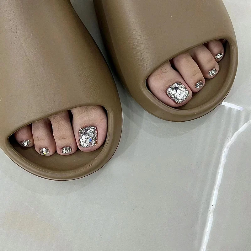 Glitzerndes Press-On Nagelkunstset