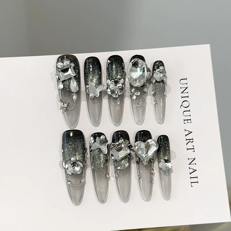 Glamouröses Stiletto Press-On Nageldesign-Set mit Kristallakzenten
