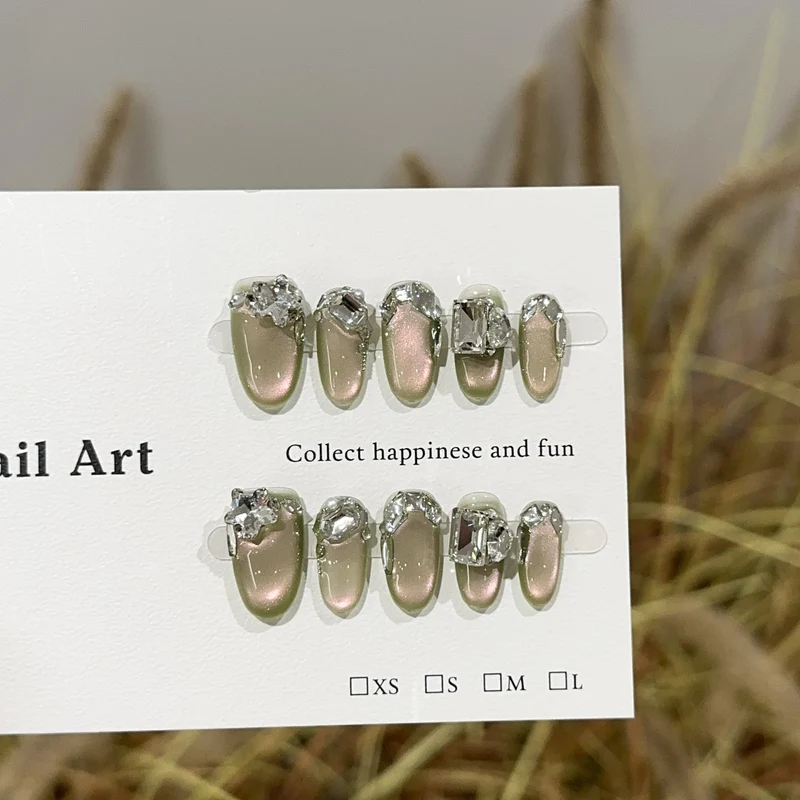 Glamouröses mit Strass besetztes Nagelkunst-Set