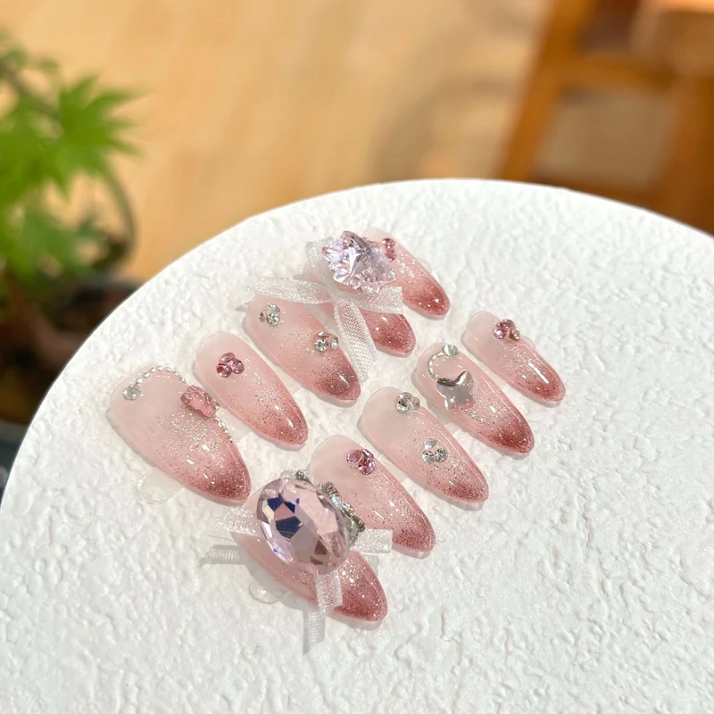 Glamouröse Strass-Akzent Press-On Nagelset