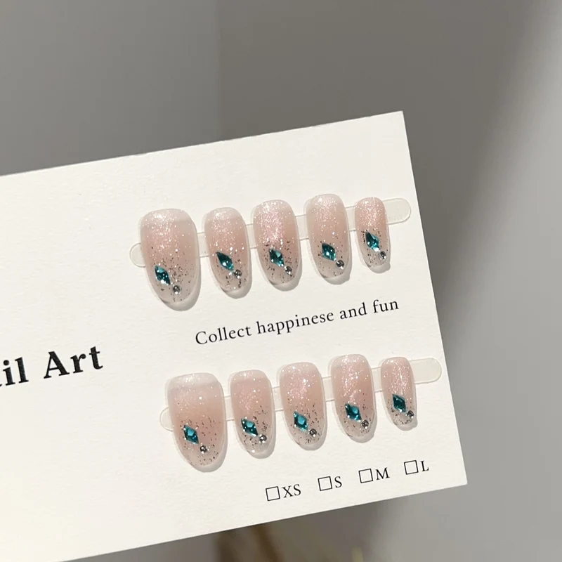 Glamouröses Press-On Nagelkunst Set