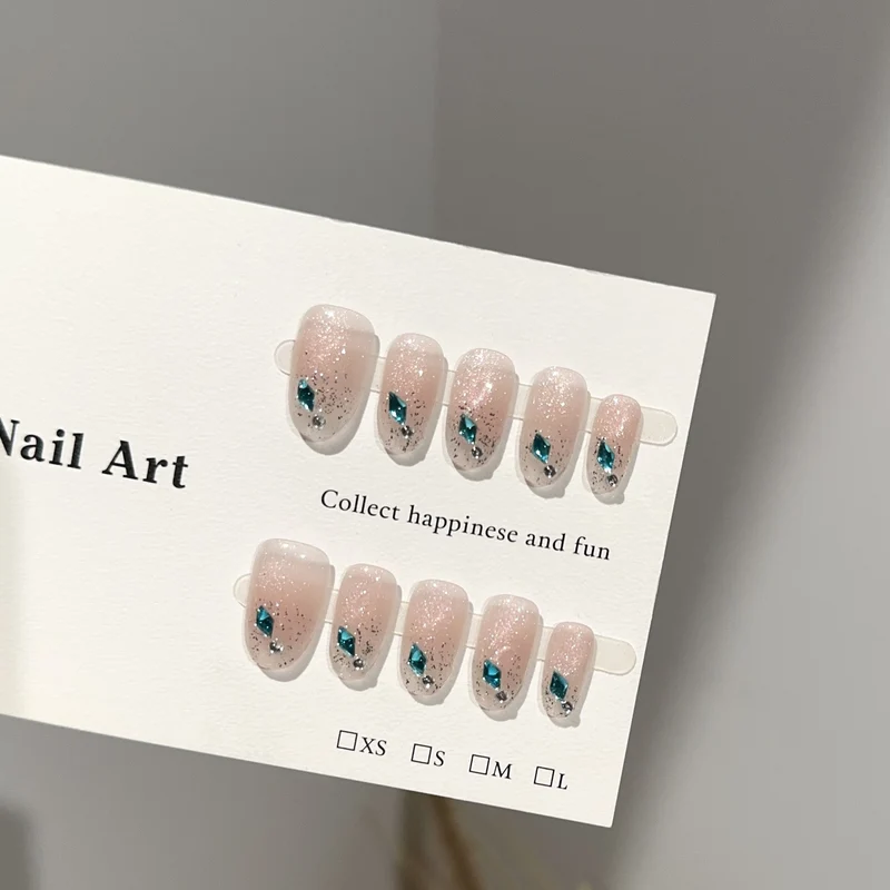 Glamouröses Press-On Nagelkunst Set
