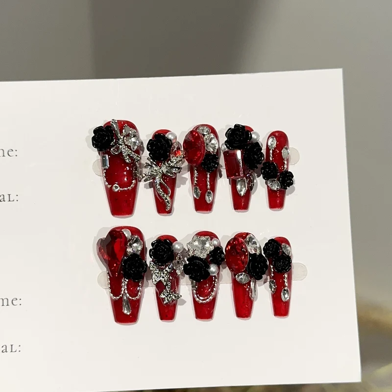 Glamouröses, blumenmotiviertes Press-On-Nagel-Set