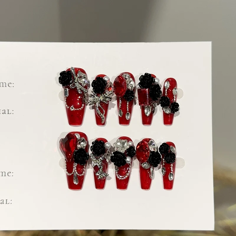 Glamouröses, blumenmotiviertes Press-On-Nagel-Set