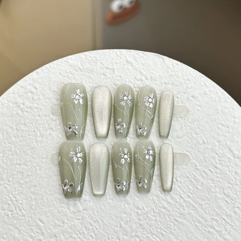 Blumenmuster Press-On Nail Set