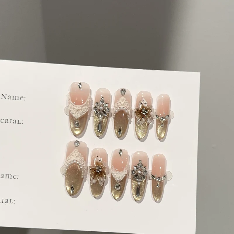 Elegantes Strass- und Spitzen-Press-On-Nägel-Set