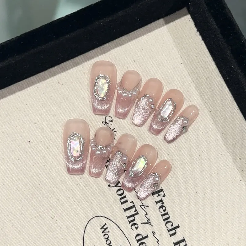Elegantes Perlen- und Kristallverziertes Press-On-Nagel-Set