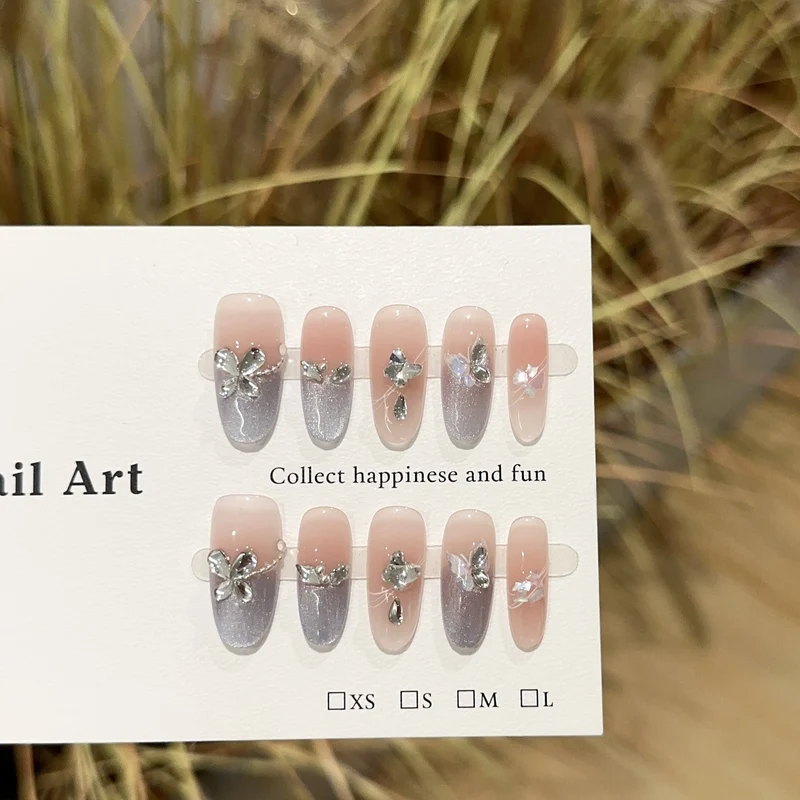 Elegantes florales Press-On-Nagelkunst-Set