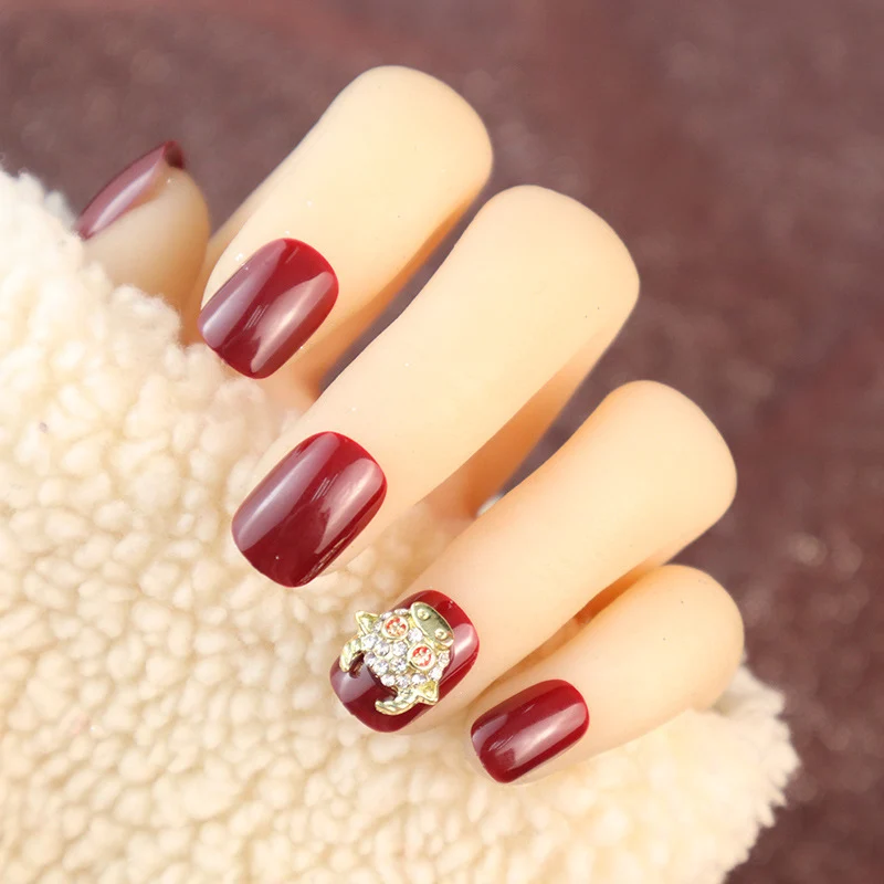 Elegantes Press-On-Nagel-Set mit Strass-Akzenten