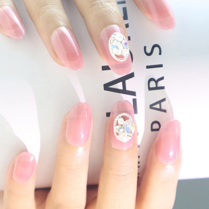 Elegantes Press-On-Nagelkunst-Set mit Strassakzenten
