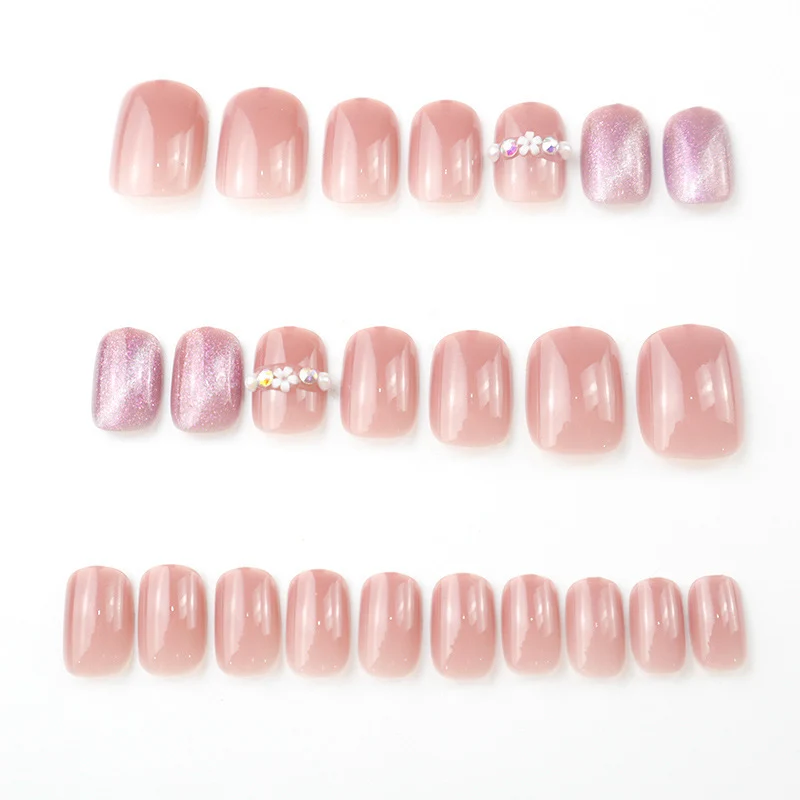 Elegante Perlenakzent Press-On Nagelkunst