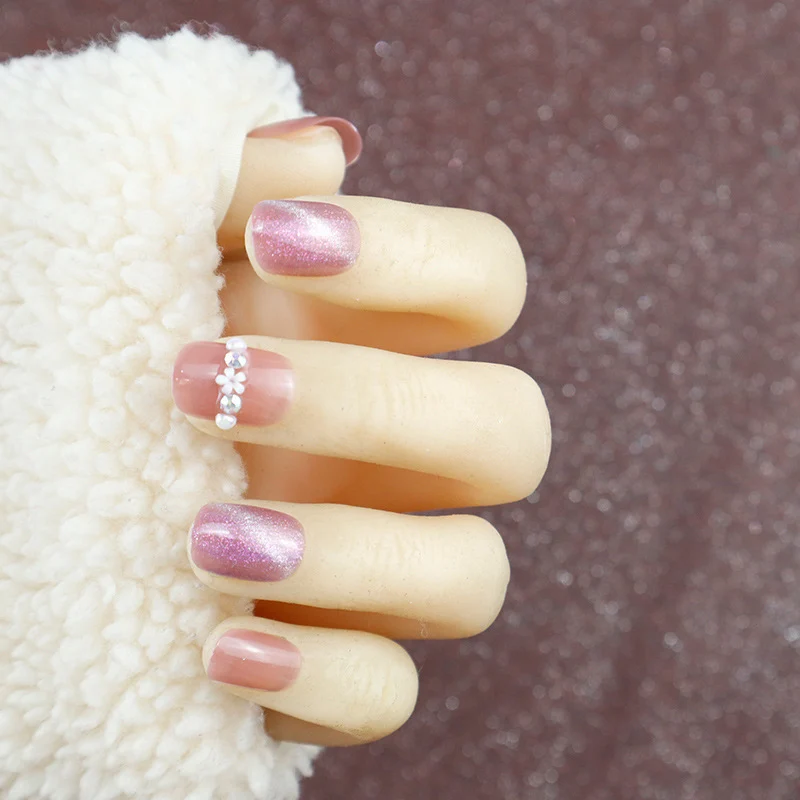 Elegante Perlenakzent Press-On Nagelkunst