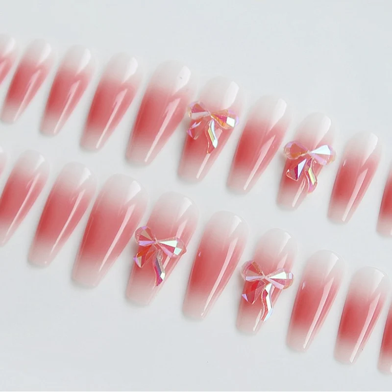 Elegantes Ombre Press-On Nageldesign