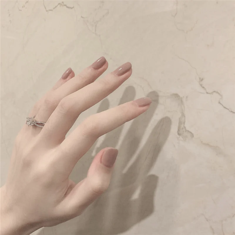 Elegante Glänzende Nagelkunst